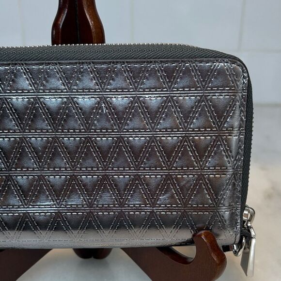 Michael Kors Wallet Metallic Geometric Embossed Wristlet Full Zipper - Picture 7 of 16